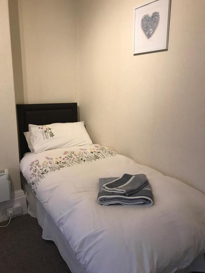 Parade Holiday Apartments Scarborough Esterno foto