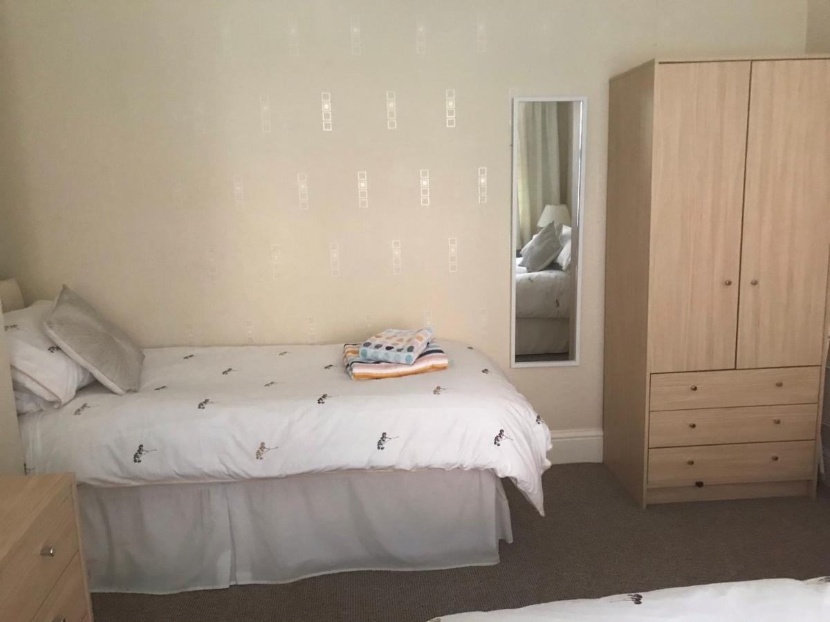 Parade Holiday Apartments Scarborough Esterno foto